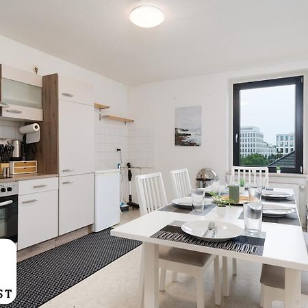 Einfach Aber Sehr Komfortabel - Wohnung Fuer 6 Personen - 2Xwc - Grupen, Messe, Monteure, Studenten - Voll Ausgestattet - 6 Betten 140X200Cm Hochwertig, 3 Smart-Tv 55 Zoll Netflix, 1000 Mbit Wlan, Voll Ausgestattete Kueche Duisburg Zewnętrze zdjęcie