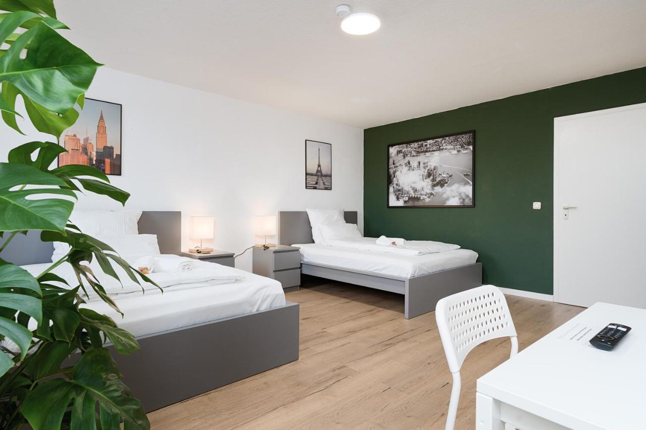 Einfach Aber Sehr Komfortabel - Wohnung Fuer 6 Personen - 2Xwc - Grupen, Messe, Monteure, Studenten - Voll Ausgestattet - 6 Betten 140X200Cm Hochwertig, 3 Smart-Tv 55 Zoll Netflix, 1000 Mbit Wlan, Voll Ausgestattete Kueche Duisburg Zewnętrze zdjęcie