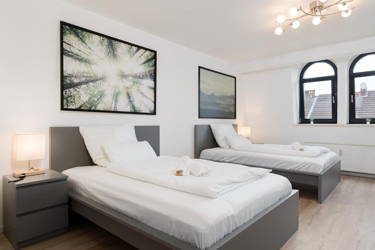 Einfach Aber Sehr Komfortabel - Wohnung Fuer 6 Personen - 2Xwc - Grupen, Messe, Monteure, Studenten - Voll Ausgestattet - 6 Betten 140X200Cm Hochwertig, 3 Smart-Tv 55 Zoll Netflix, 1000 Mbit Wlan, Voll Ausgestattete Kueche Duisburg Zewnętrze zdjęcie