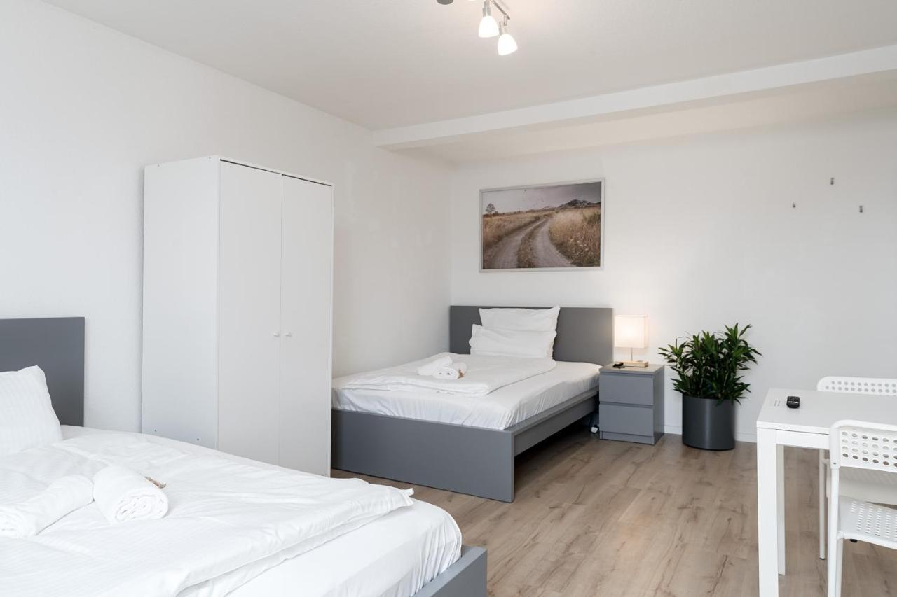 Einfach Aber Sehr Komfortabel - Wohnung Fuer 6 Personen - 2Xwc - Grupen, Messe, Monteure, Studenten - Voll Ausgestattet - 6 Betten 140X200Cm Hochwertig, 3 Smart-Tv 55 Zoll Netflix, 1000 Mbit Wlan, Voll Ausgestattete Kueche Duisburg Zewnętrze zdjęcie