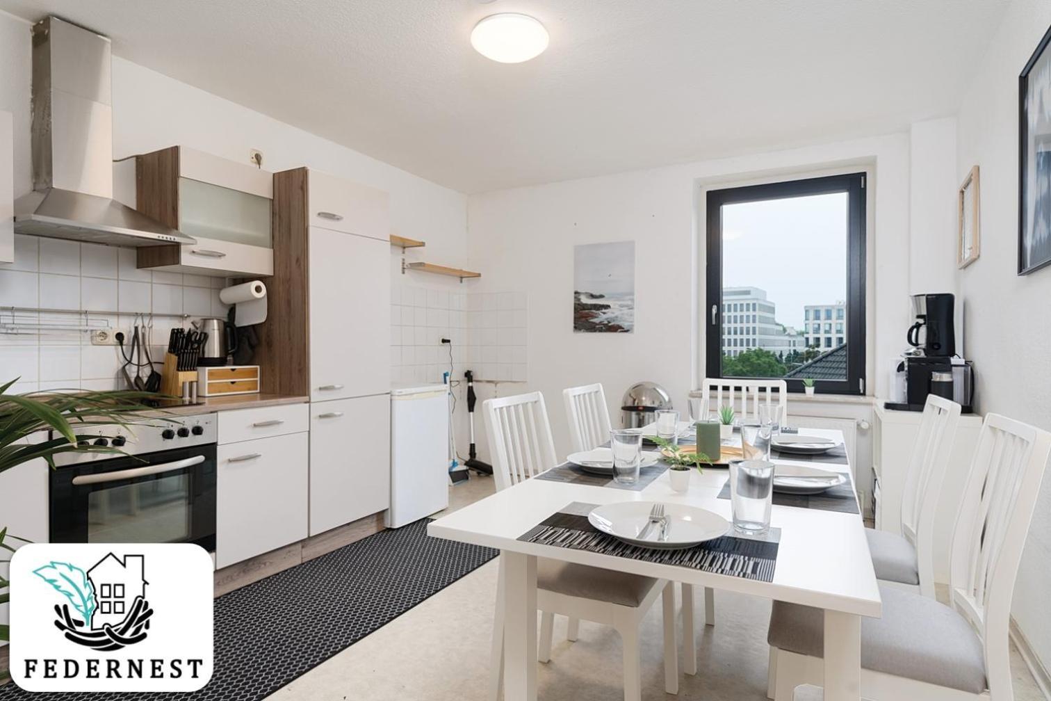 Einfach Aber Sehr Komfortabel - Wohnung Fuer 6 Personen - 2Xwc - Grupen, Messe, Monteure, Studenten - Voll Ausgestattet - 6 Betten 140X200Cm Hochwertig, 3 Smart-Tv 55 Zoll Netflix, 1000 Mbit Wlan, Voll Ausgestattete Kueche Duisburg Zewnętrze zdjęcie